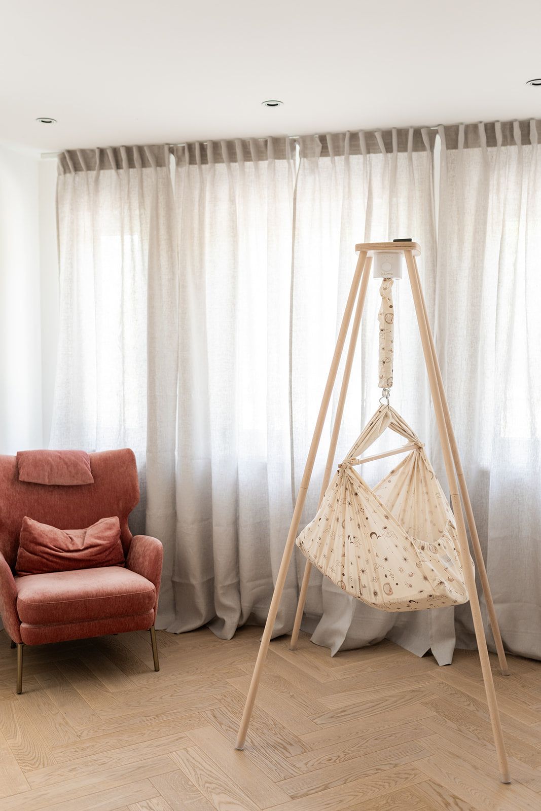 Baby Hammock with motor and frame for your baby