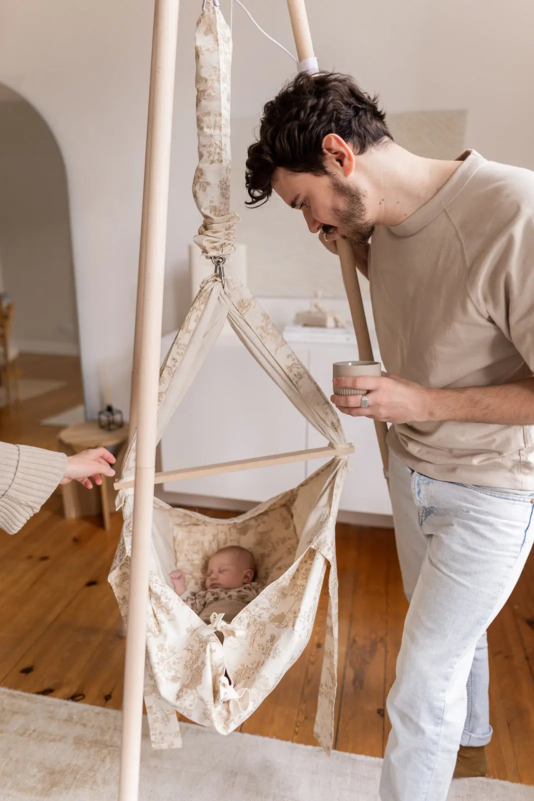 The Baby Hammock  with motor and frame for your baby